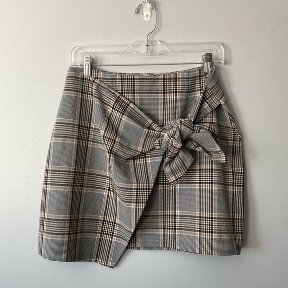 ARITZIA Skirt - Picture 1 of 6